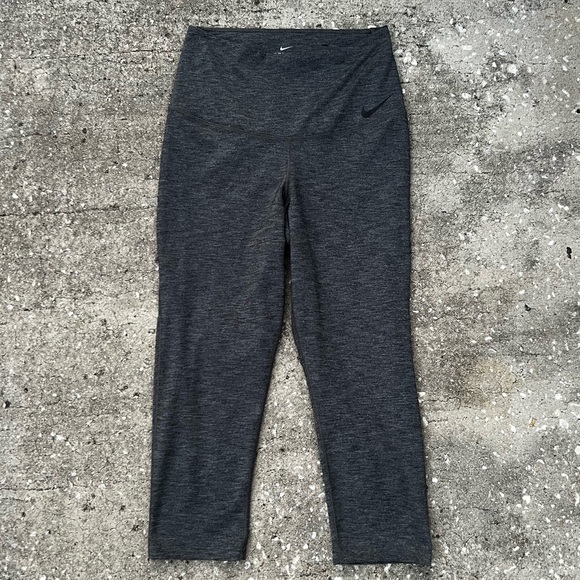 Nike Dri-fit Capri Length - Picture 1 of 3